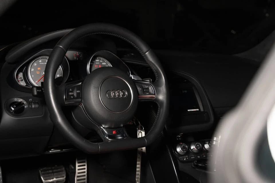 2014 Audi 42 R8 - Image 11 of 14