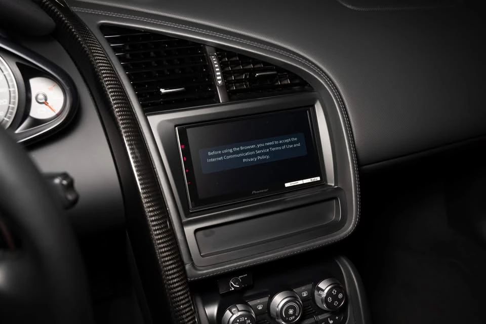 2014 Audi 42 R8 - Image 10 of 14