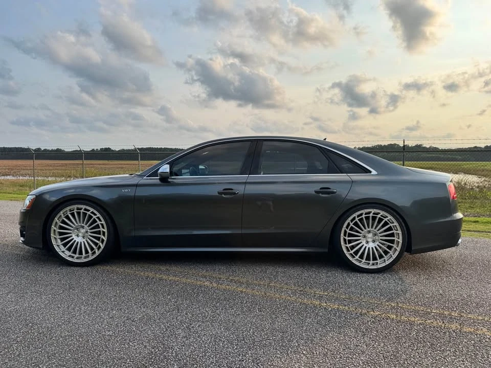 2014 Audi D4 S8 - Image 5 of 20