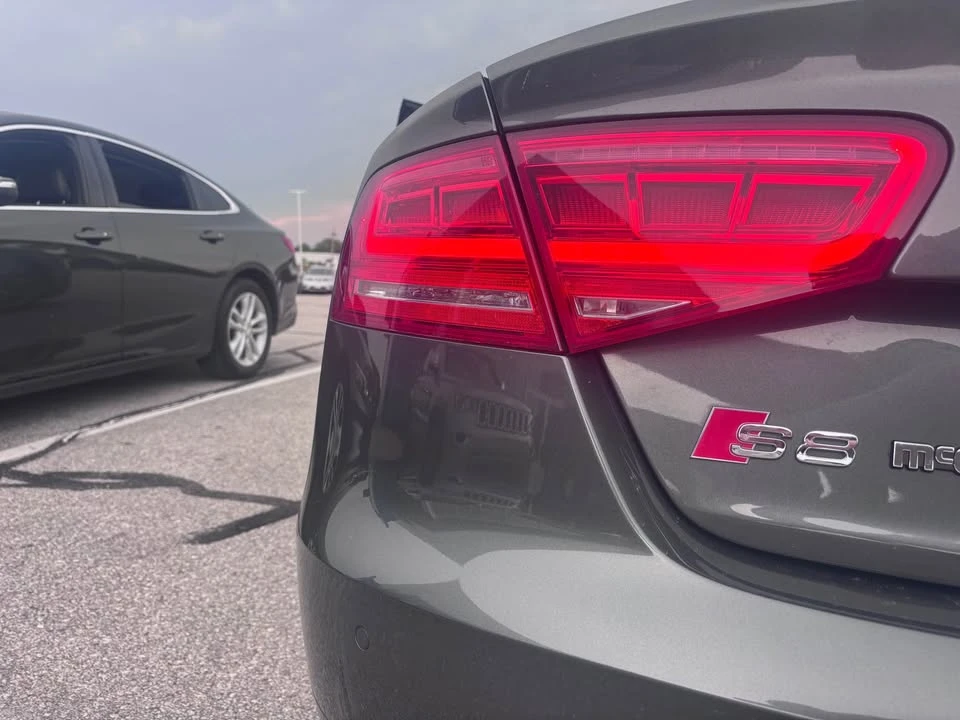 2014 Audi D4 S8 - Image 2 of 18