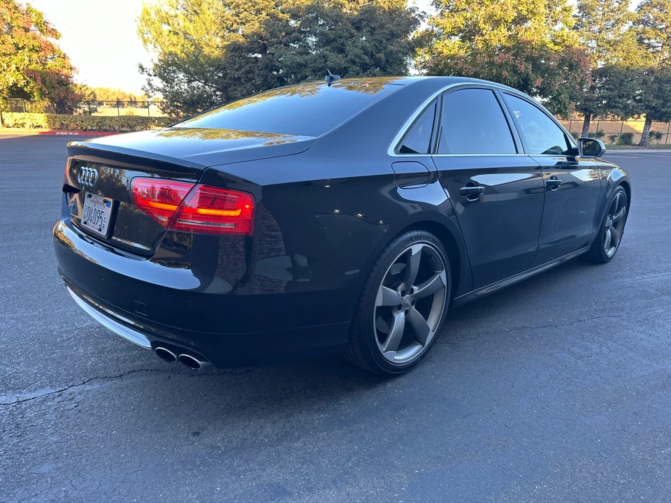 2014 Audi D4 S8 - Image 10 of 31