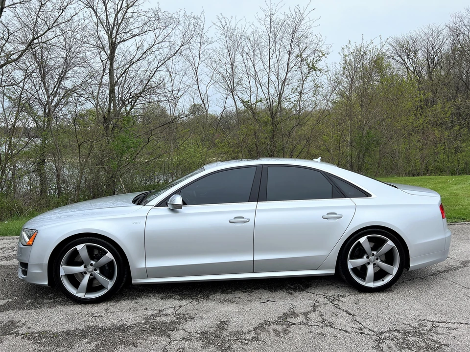 2014 Audi D4 S8 - Image 11 of 31