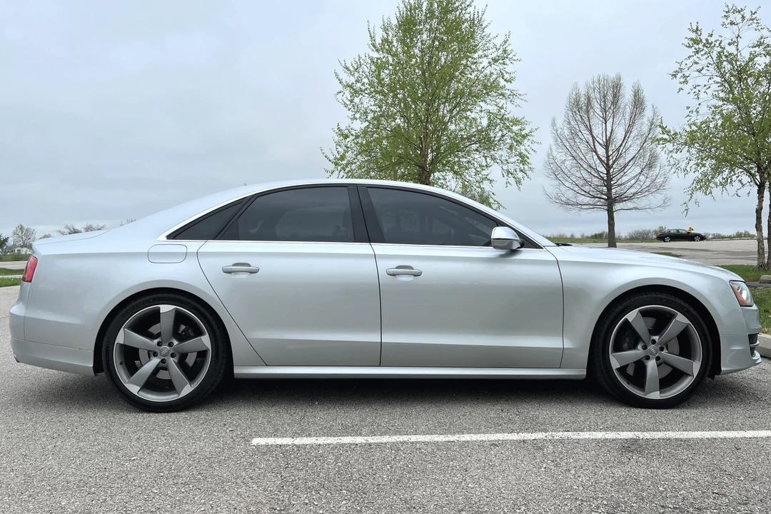 2014 Audi D4 S8 - Image 3 of 31