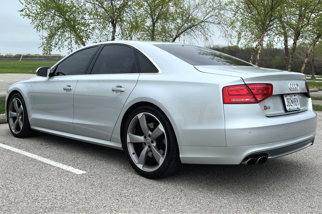 2014 Audi D4 S8 - Image 4 of 31