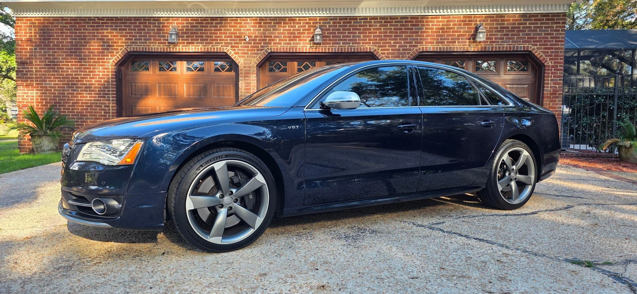 2014 Audi D4 S8 - Image 9 of 31