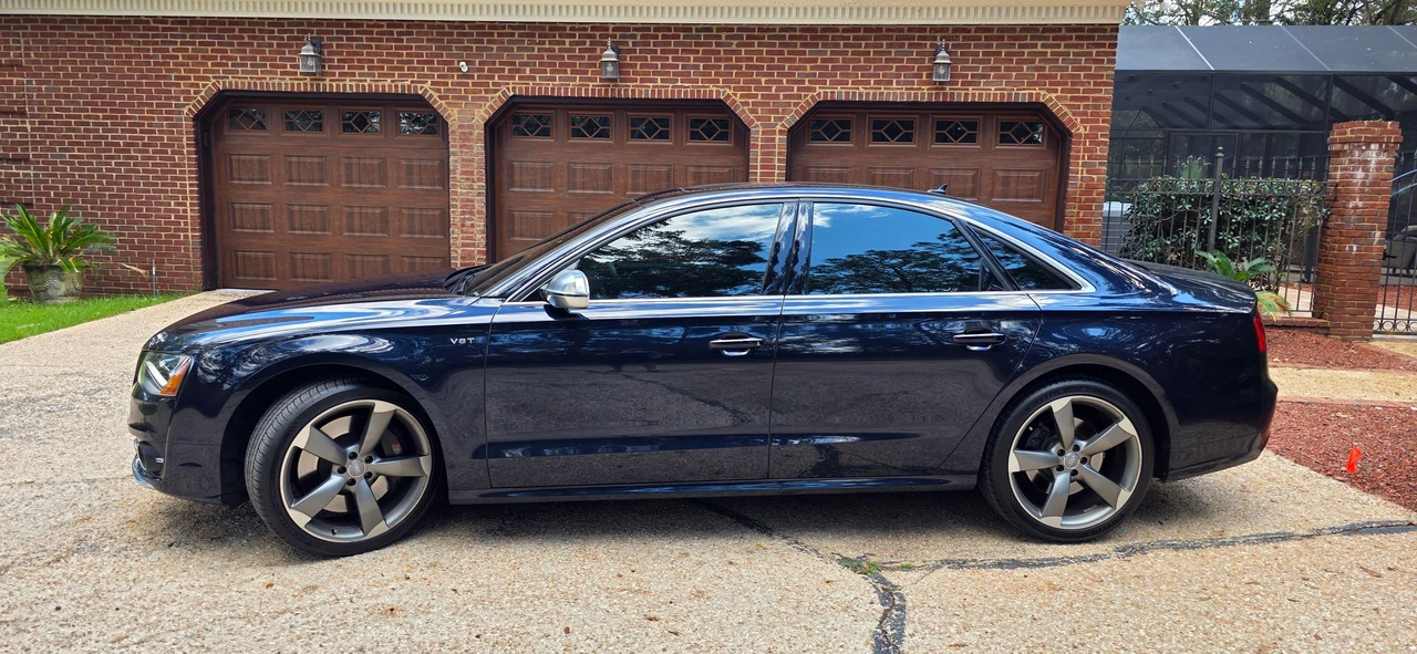 2014 Audi D4 S8 - Image 10 of 31