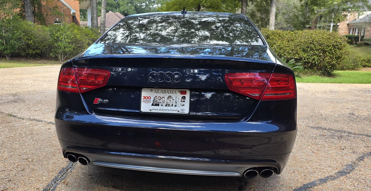 2014 Audi D4 S8 - Image 12 of 31