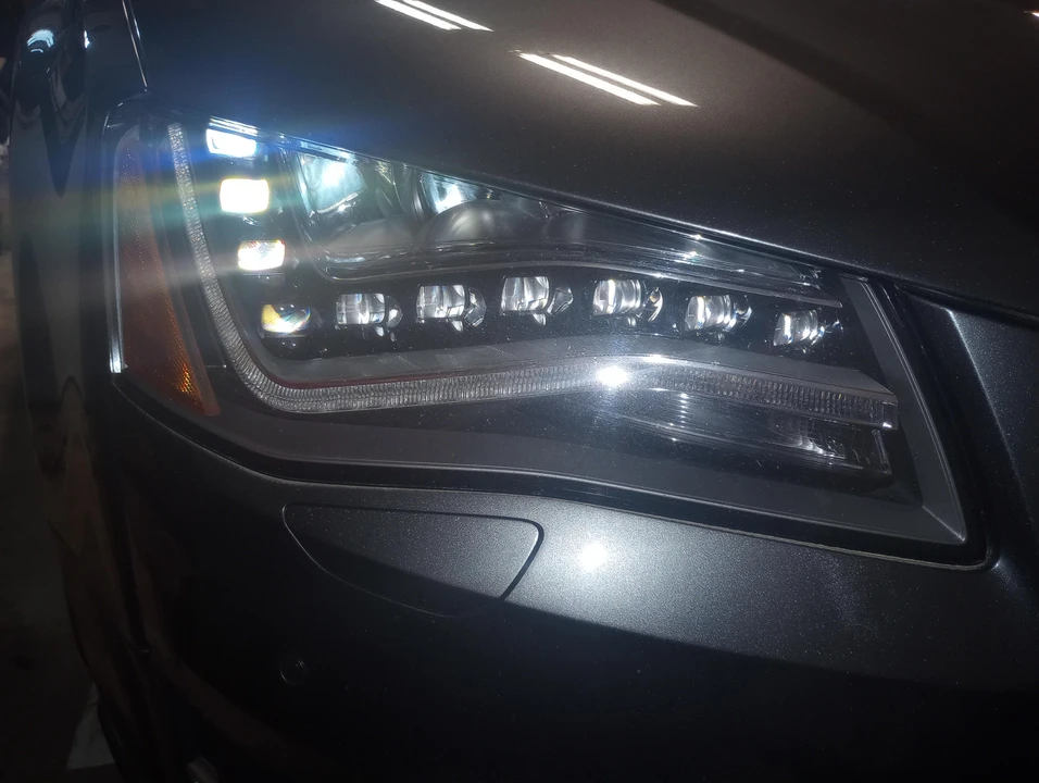 2014 Audi D4 S8 - Image 28 of 31