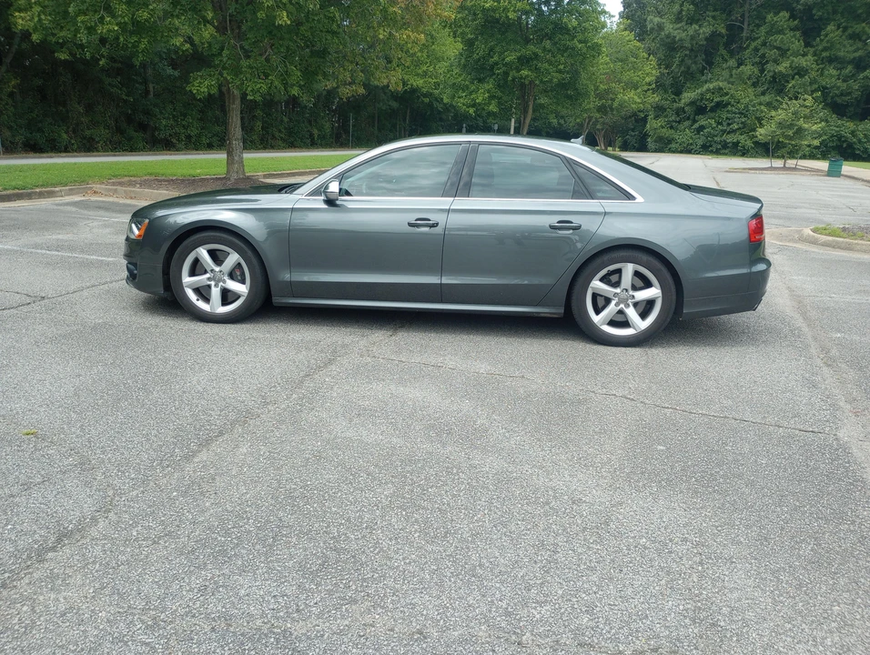 2014 Audi D4 S8 - Image 9 of 31