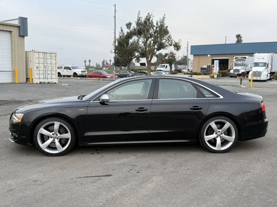 2014 Audi D4 S8 - Image 10 of 31