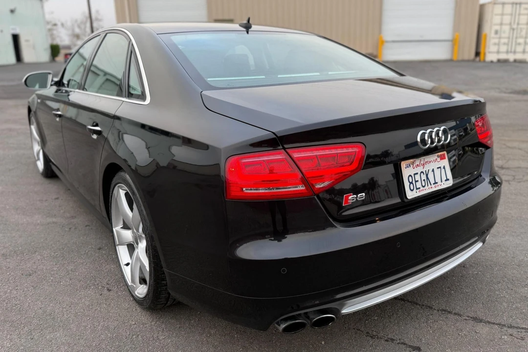 2014 Audi D4 S8 - Image 8 of 31