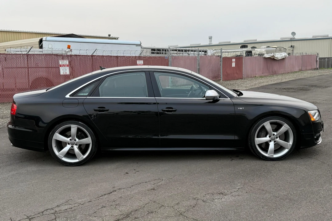 2014 Audi D4 S8 - Image 3 of 31