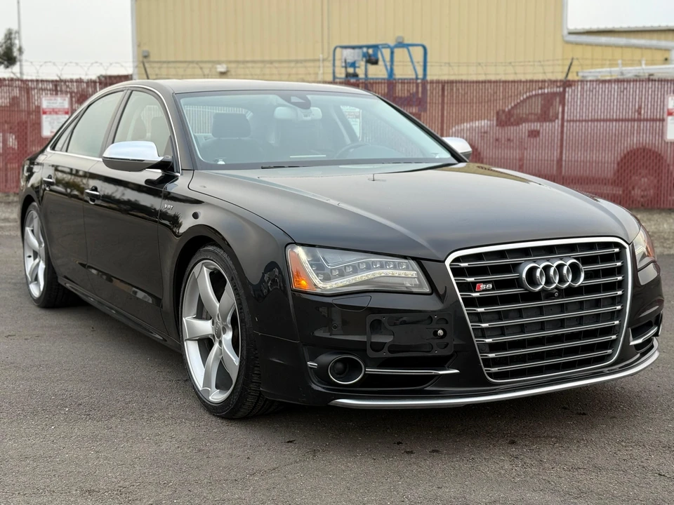 2014 Audi D4 S8 - Image 8 of 31