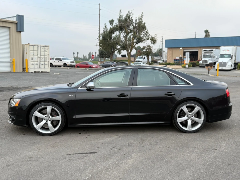 2014 Audi D4 S8 - Image 6 of 31