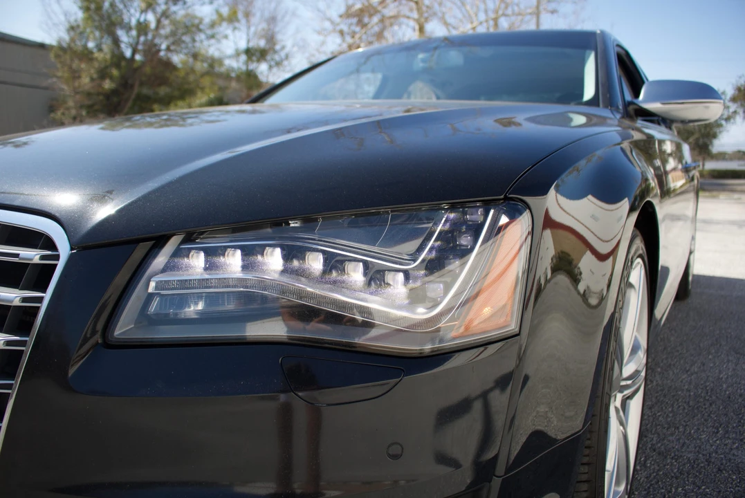 2014 Audi D4 S8 - Image 12 of 31