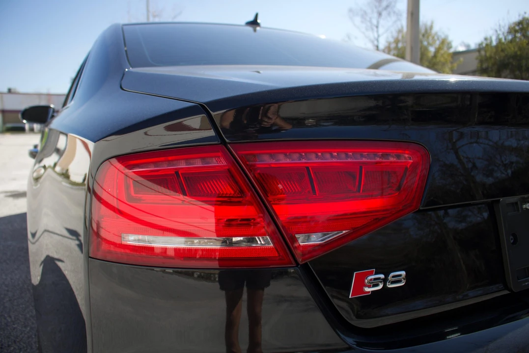 2014 Audi D4 S8 - Image 13 of 31