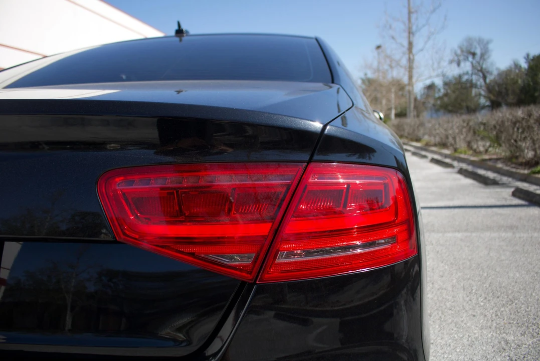 2014 Audi D4 S8 - Image 14 of 31