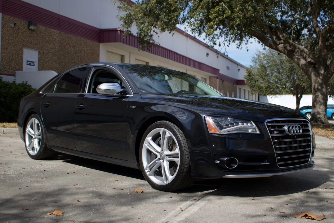 2014 Audi D4 S8 - Image 4 of 31