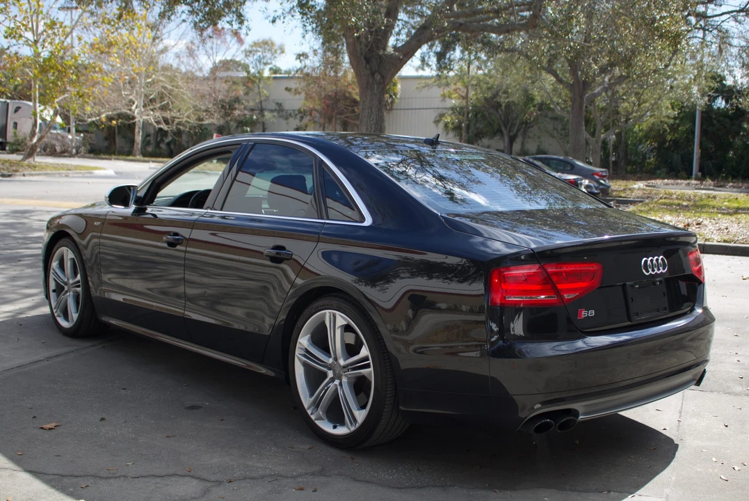 2014 Audi D4 S8 - Image 8 of 31