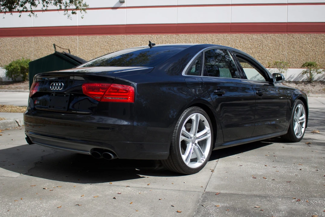 2014 Audi D4 S8 - Image 6 of 31