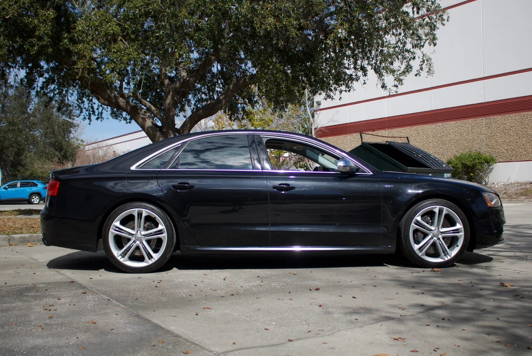 2014 Audi D4 S8 - Image 5 of 31