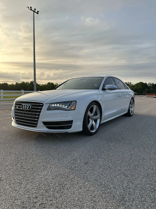2014 Audi D4 S8 - Image 14 of 31