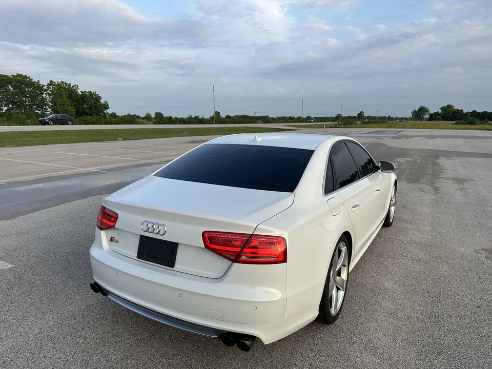 2014 Audi D4 S8 - Image 23 of 31