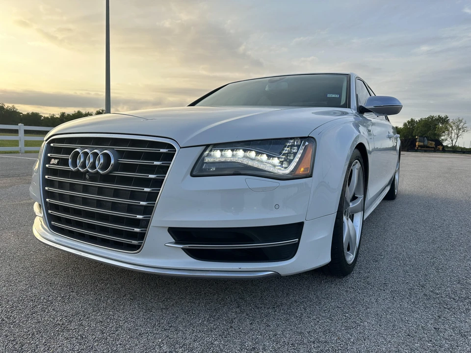 2014 Audi D4 S8 - Image 9 of 31
