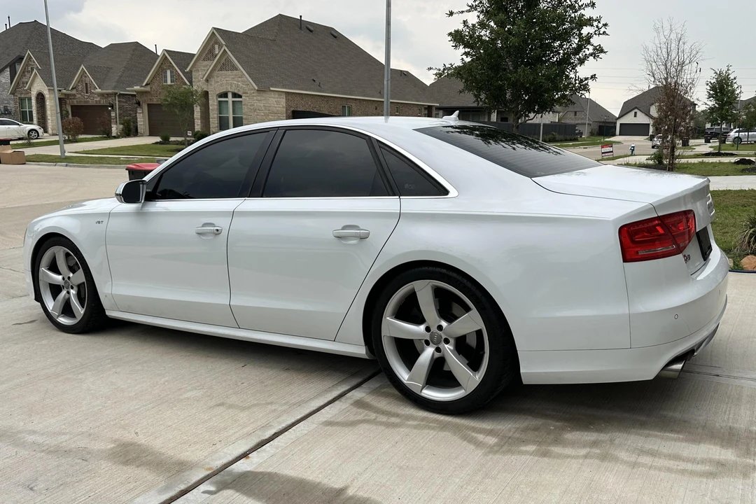 2014 Audi D4 S8 - Image 4 of 31