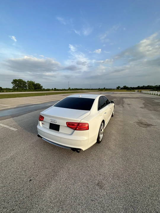 2014 Audi D4 S8 - Image 20 of 31
