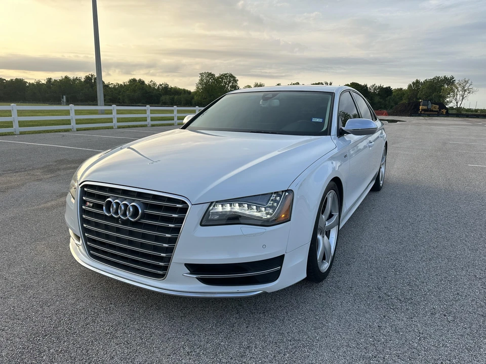 2014 Audi D4 S8 - Image 12 of 31