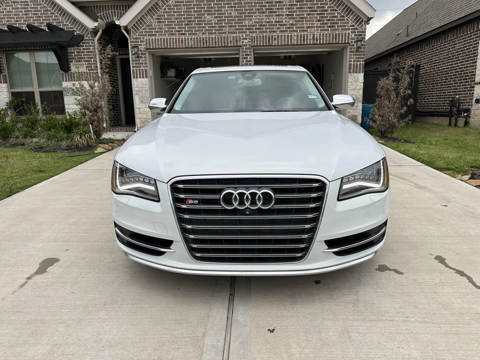 2014 Audi D4 S8 - Image 7 of 31