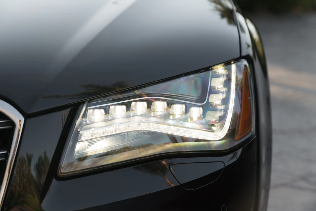2014 Audi D4 S8 - Image 25 of 31