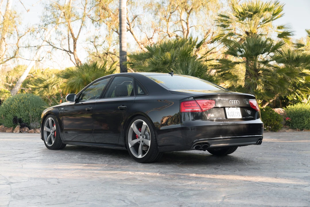 2014 Audi D4 S8 - Image 6 of 31