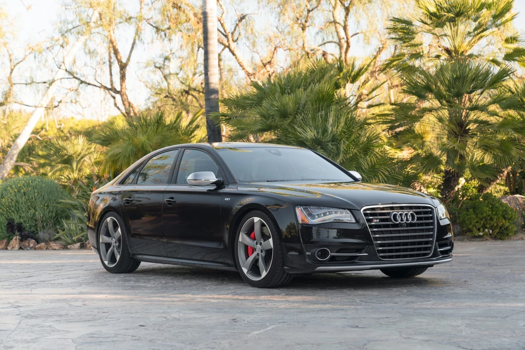 2014 Audi D4 S8 - Image 2 of 31