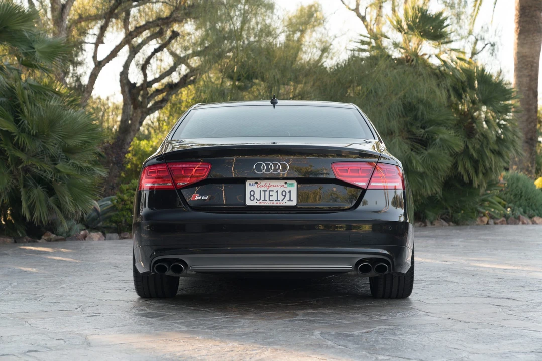 2014 Audi D4 S8 - Image 7 of 31