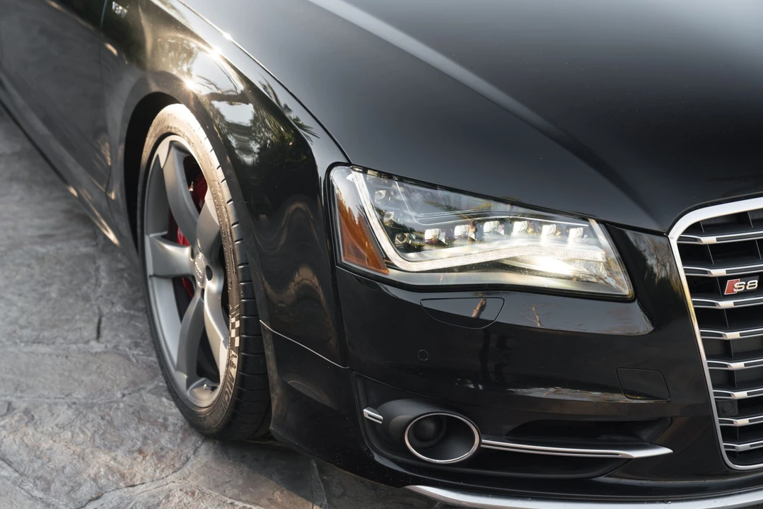2014 Audi D4 S8 - Image 16 of 31
