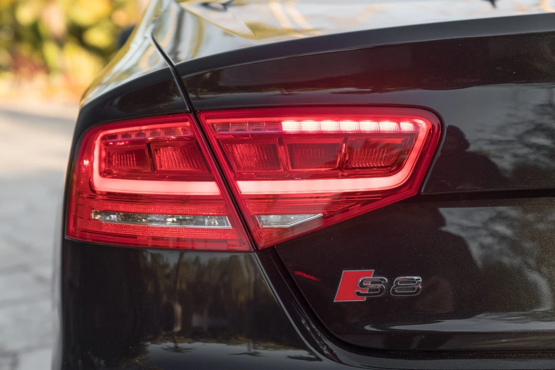 2014 Audi D4 S8 - Image 26 of 31