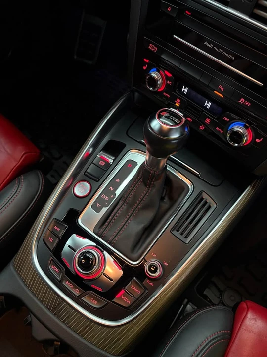 2014 Audi 8R SQ5 - Image 9 of 10