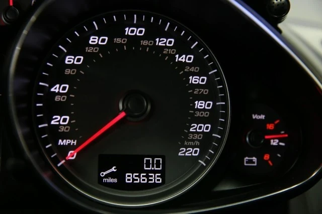 2014 Audi 42 R8 - Image 8 of 21