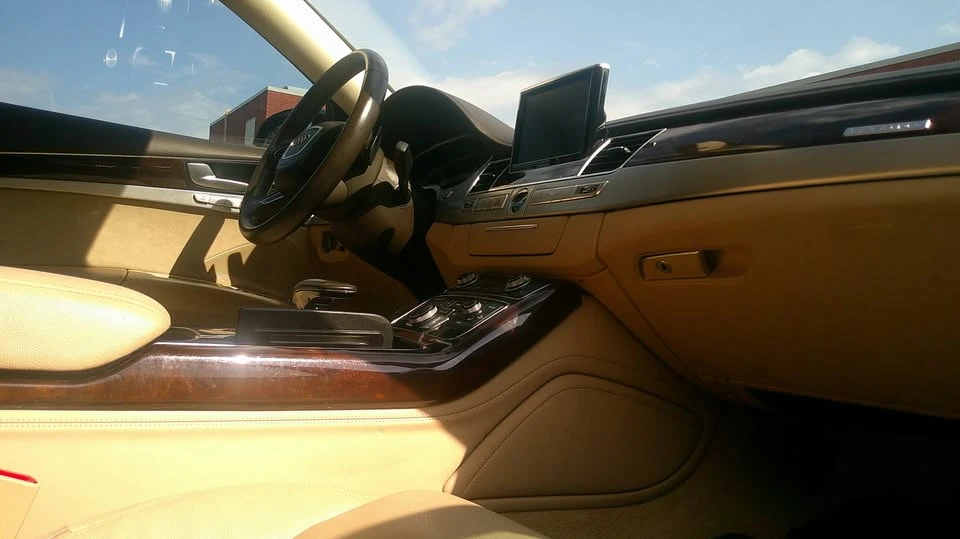 2014 Audi D4 A8 - Image 10 of 16