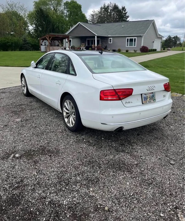 2014 Audi D4 A8 - Image 2 of 4