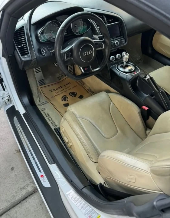 2014 Audi 42 R8 - Image 7 of 12
