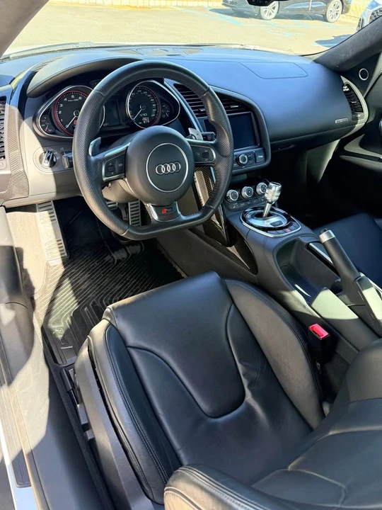 2014 Audi 42 R8 - Image 10 of 13