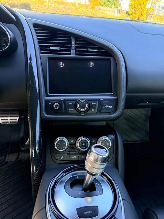 2014 Audi 42 R8 - Image 12 of 13