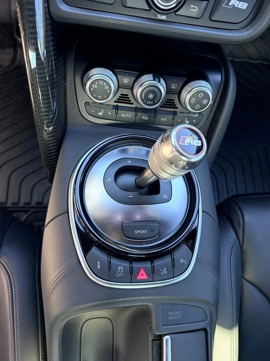 2014 Audi 42 R8 - Image 11 of 13