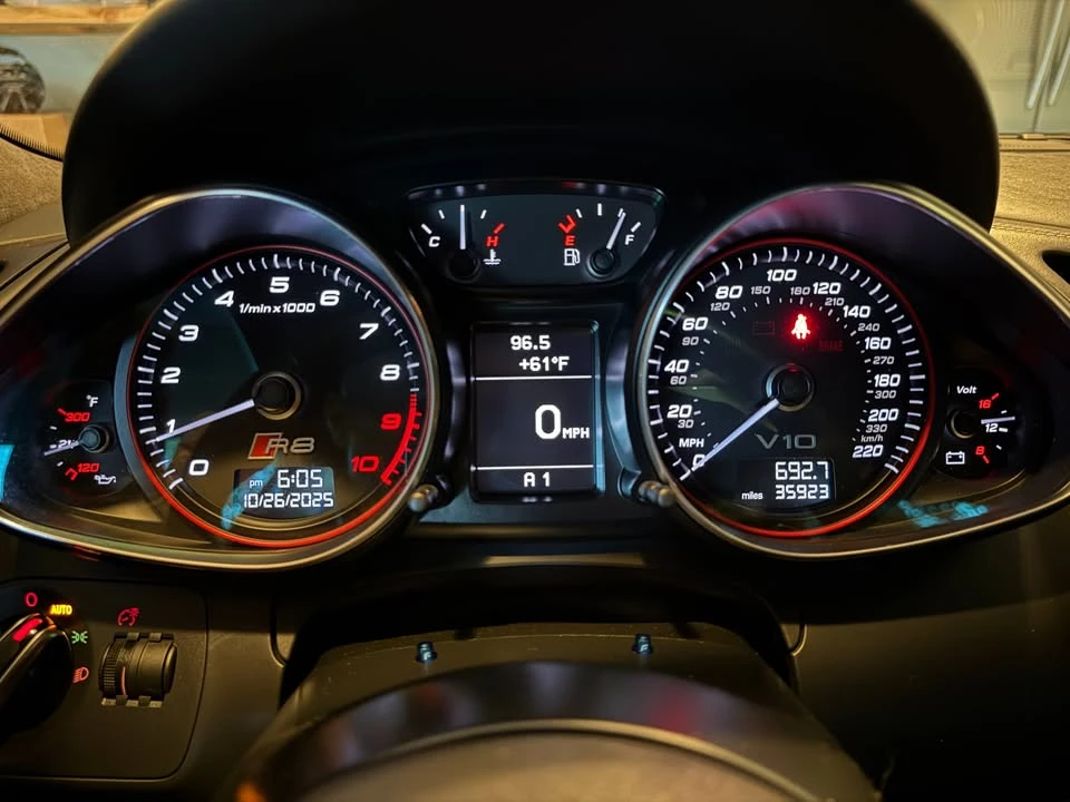 2014 Audi 42 R8 - Image 16 of 21