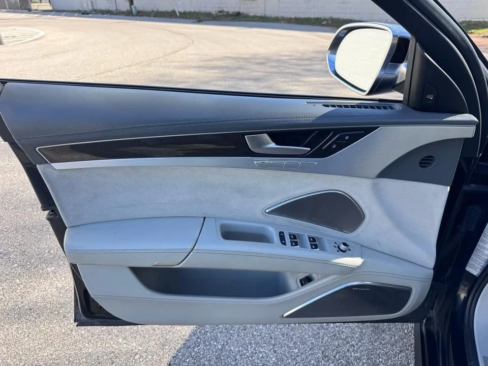 2014 Audi D4 S8 - Image 9 of 20