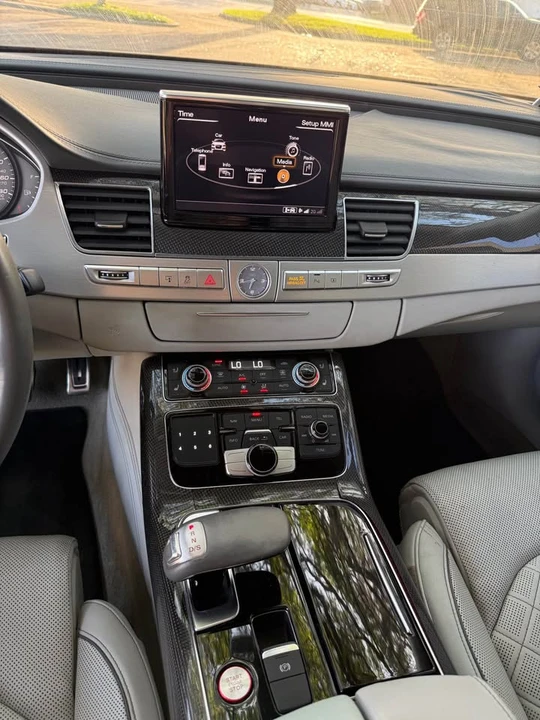 2014 Audi D4 S8 - Image 11 of 19