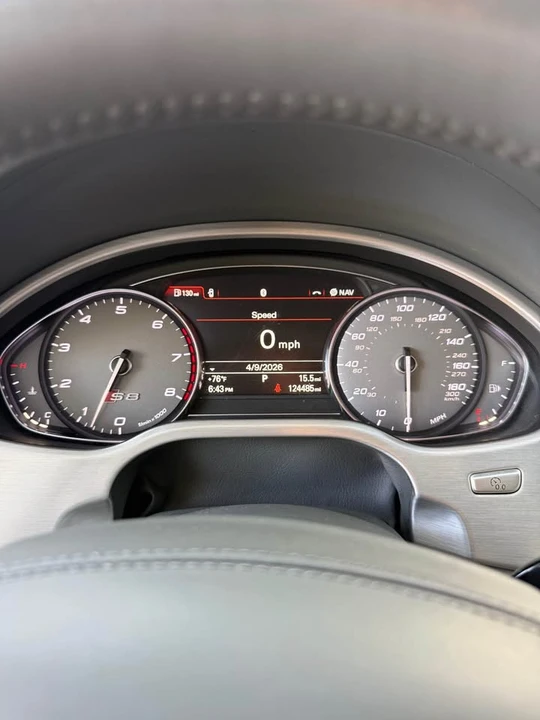2014 Audi D4 S8 - Image 10 of 19